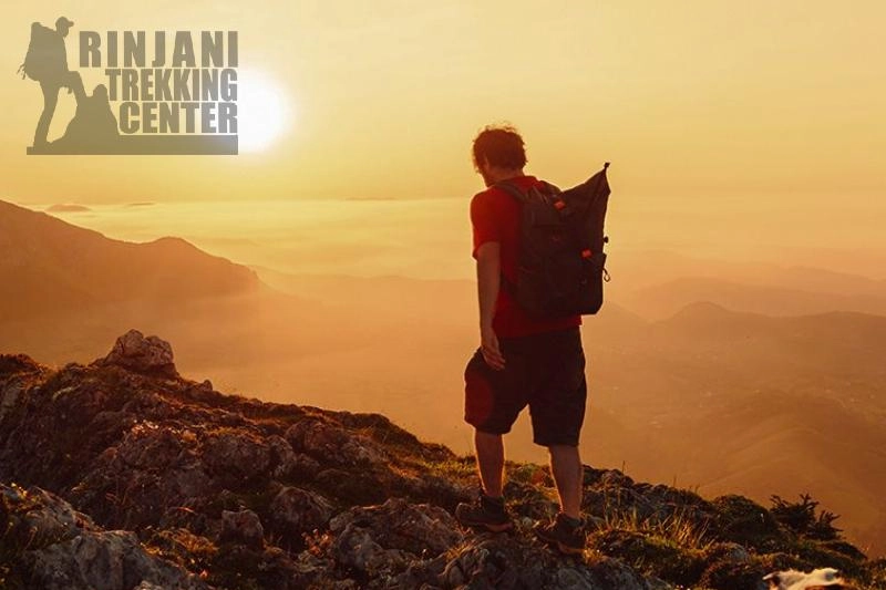 Trek Sunrise Rinjani: Panduan Pemburu Matahari untuk Pemandangan Epik saat Fajar