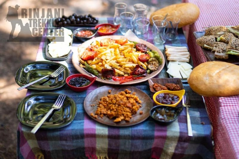 Rinjani Trekking Food Tips for your next Rinjani Hike