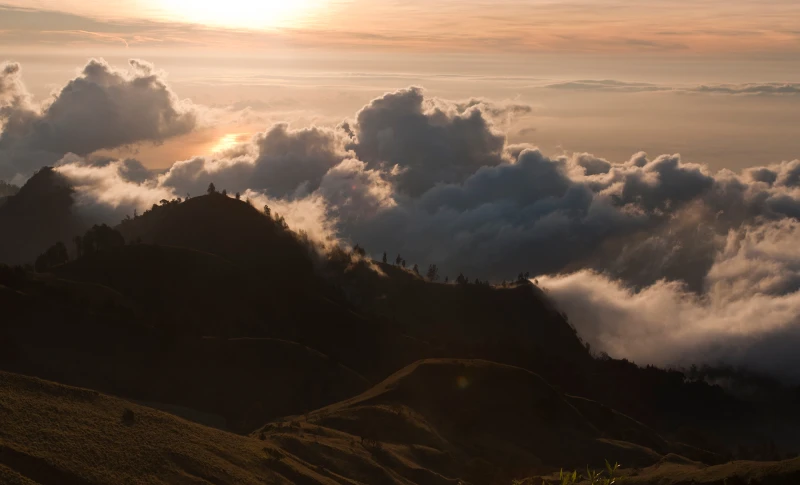 Rinjani Closed for public due to Rinjani100 event