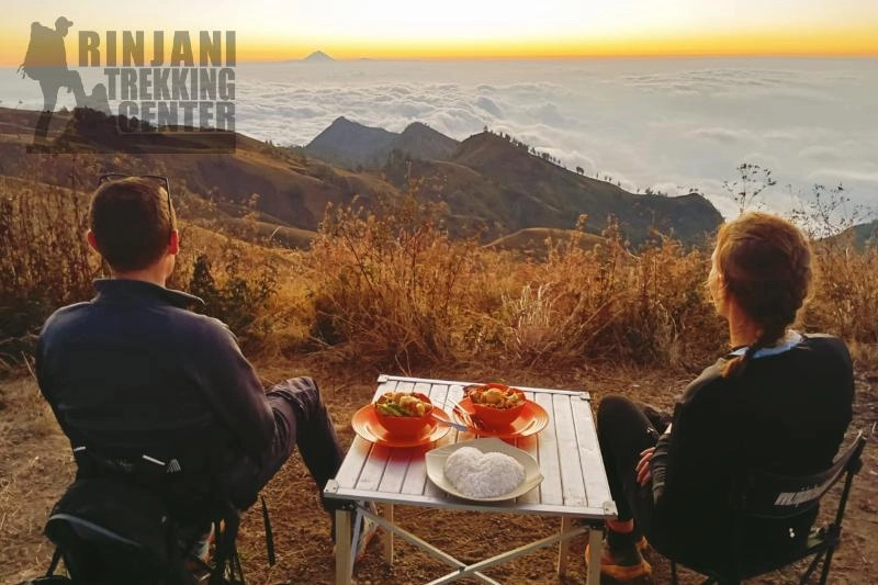 พระอาทิตย์ตกที่ขอบปล่องภูเขาไฟเซนารู