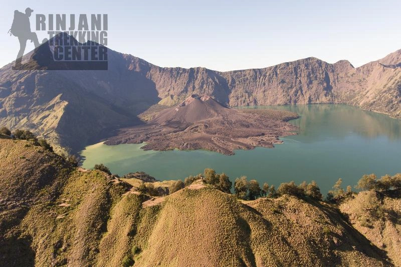 พระอาทิตย์ตกที่ Crater Rim Senaru